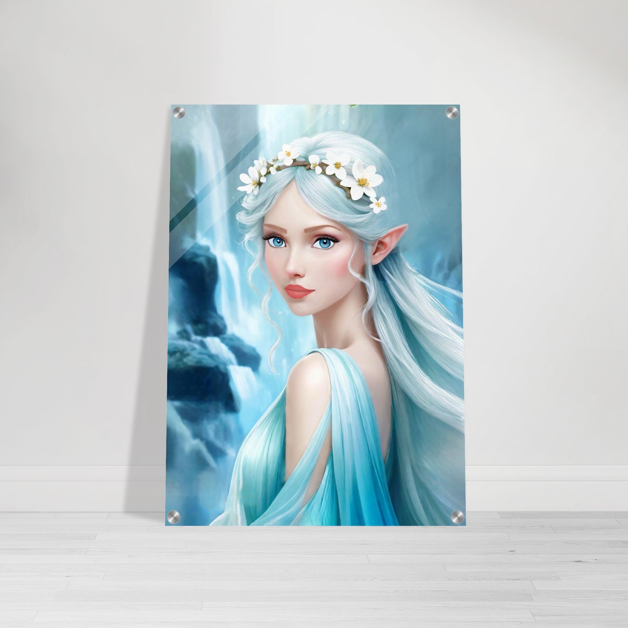 Kunstwerk op acrylglas van een elfje in aquablauw tegen een waterval