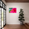 Acrylglas wanddecoratie met een prachtige magentarode hibiscus 